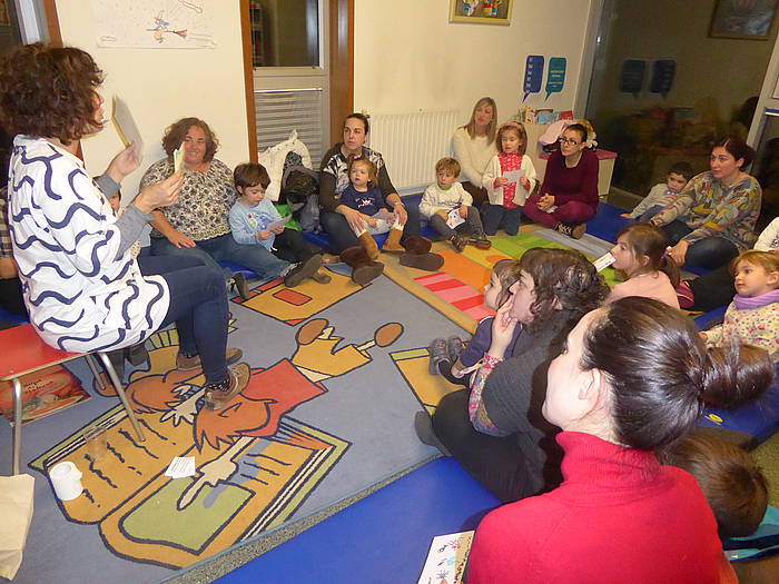 Maria Moliner saria eman diote Abusuko Udal Liburutegiari. ABUSUKO UDAL LIBURUTEGIA