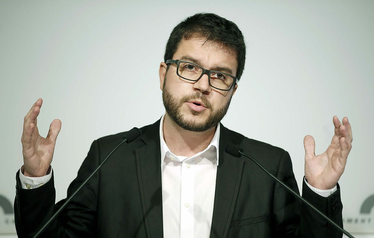 Pere Aragones, ERCren gai ekonomikoetarako bozeramailea. ANDREU DALMAU / EFE. Pere Aragones, ERCren gai ekonomikoetarako bozeramailea. ANDREU DALMAU / EFE.