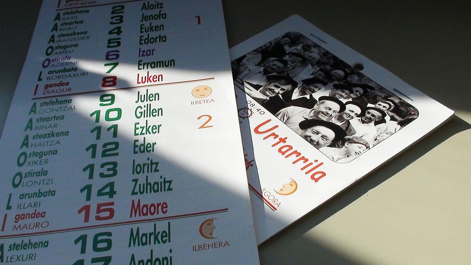 Guraso askok jotzen dute Seaskako egutegira seme-alaben izenak aukeratzeko. XAN AIRE. Guraso askok jotzen dute Seaskako egutegira seme-alaben izenak aukeratzeko. XAN AIRE.