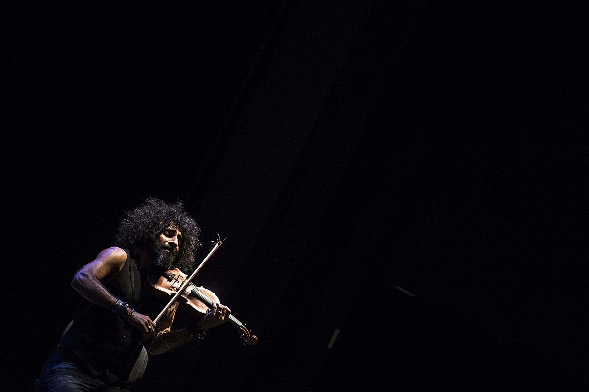 Ara Malikian biolin jotzailea, artxiboko irudi batean. RAFA ALCAIDE / EFE.