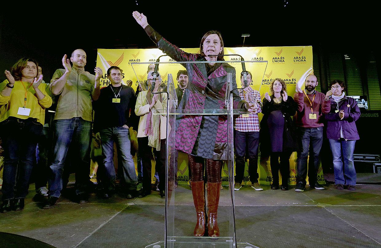 Carme Forcadell ANCko presidentea, A-9aren inguruko balorazioa egiten. ALBERTO ESTEVEZ / EFE.