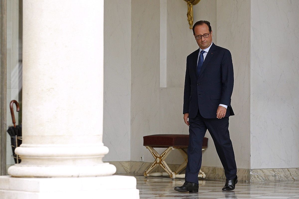 François Hollande, Eliseo jauregian, iragan abuztuan, ministro kontseilu baten ondoren. YOAN VALAT / EFE.