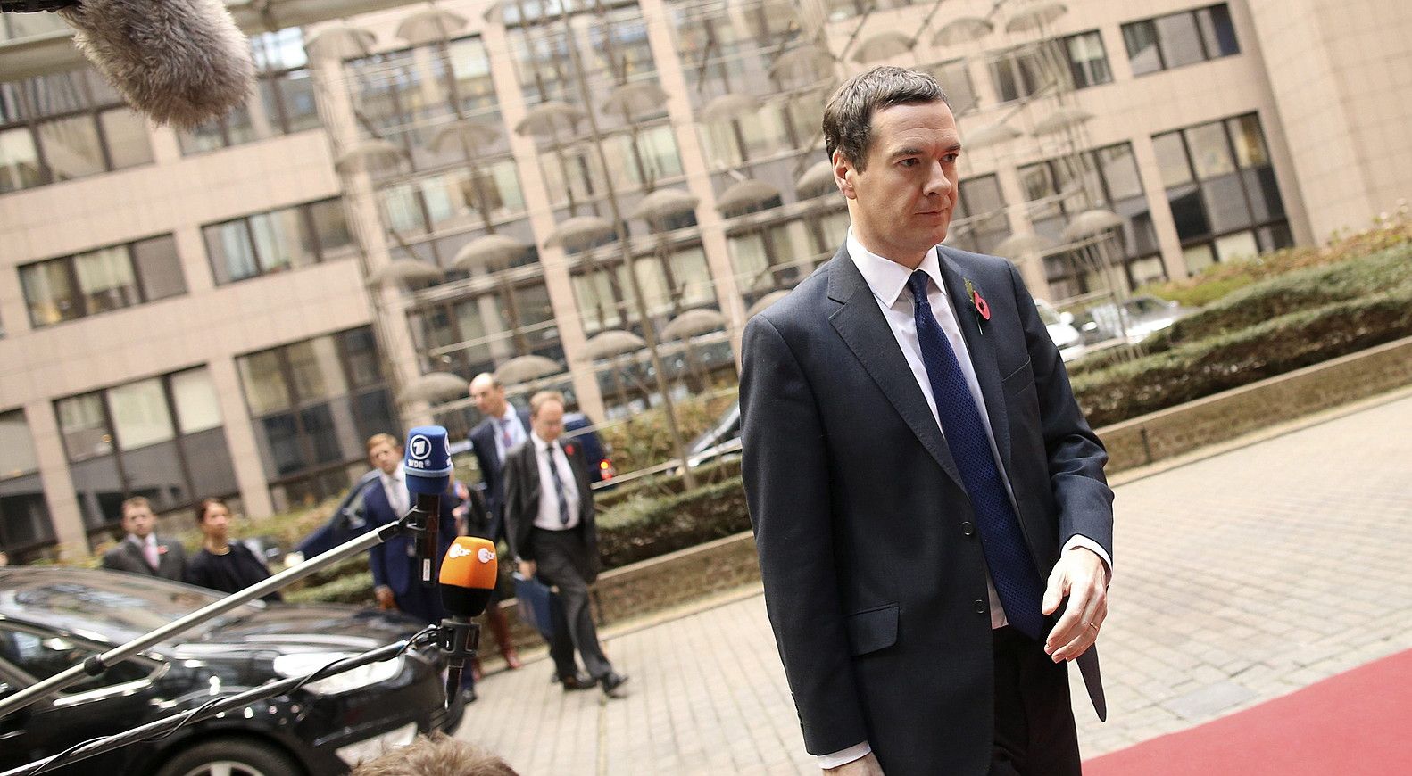 George Osborne Londresko Ekonomia ministroa Bruselan, atzo. O. HOSLET / EFE. George Osborne Londresko Ekonomia ministroa Bruselan, atzo. O. HOSLET / EFE.