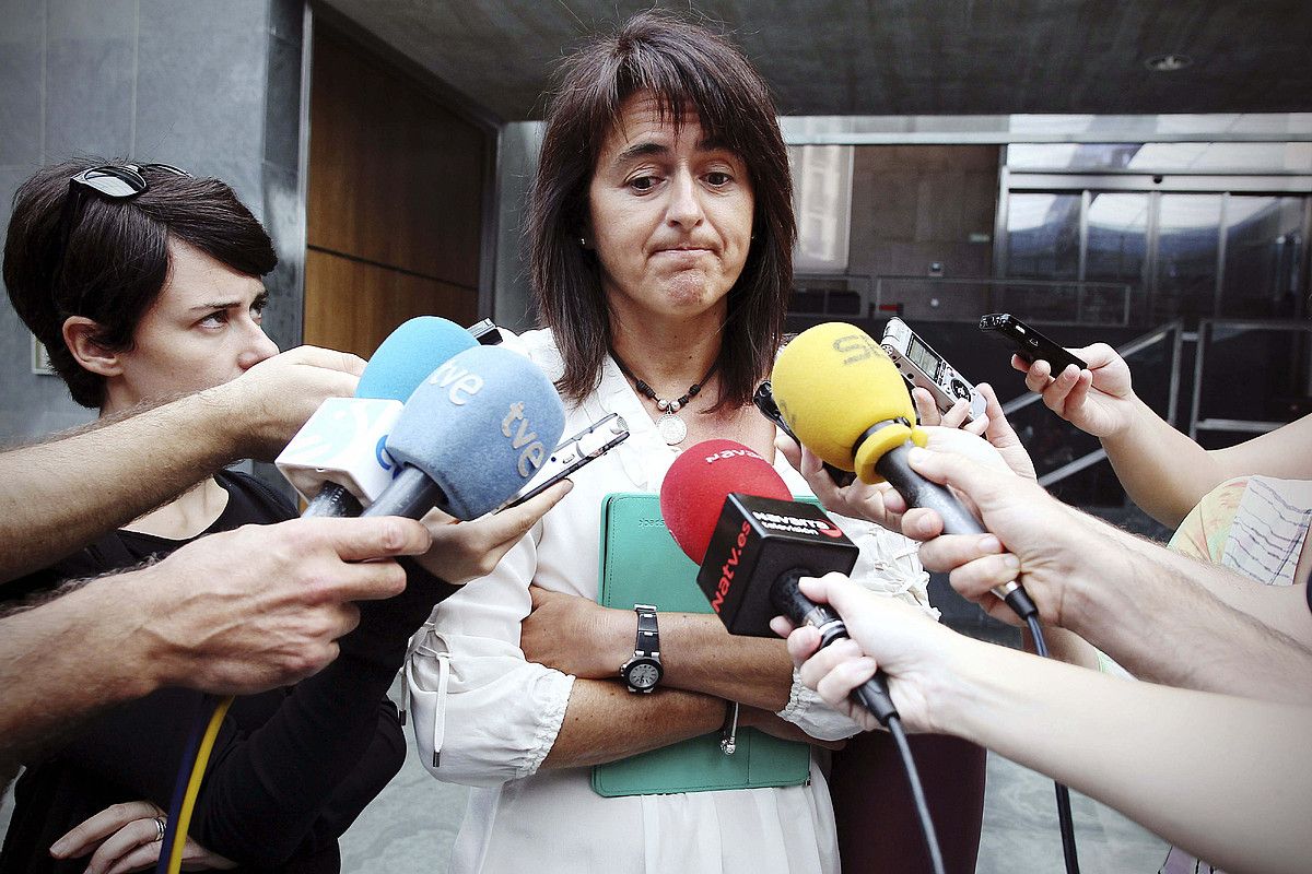 Marta Bera, asteon, kazetarien aurrean mintzatzen. IVAN AGUINAGA / EFE.