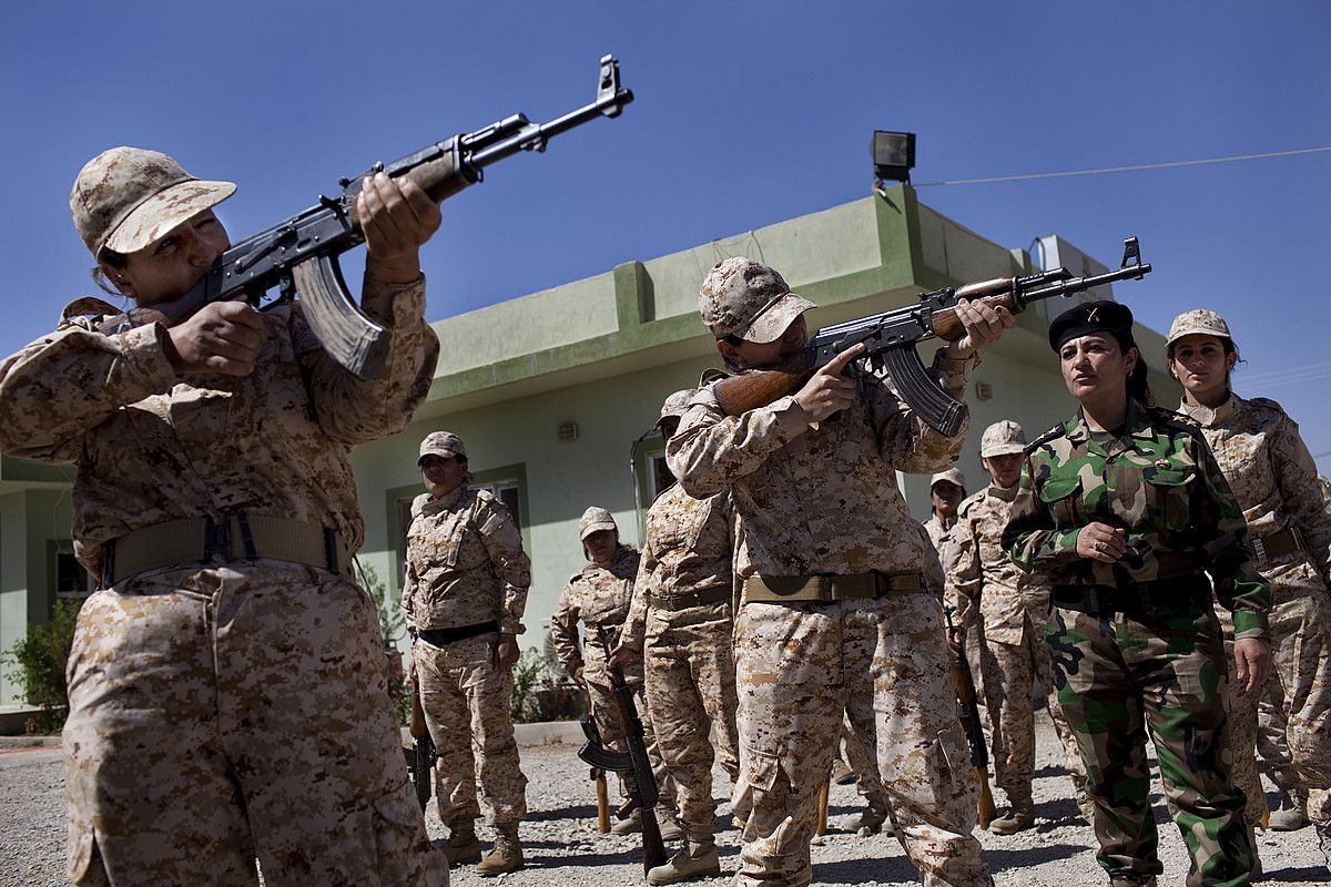 Kurdistango andrazko soldaduak Suleimanyako Akademia Militarrean. J.M LOPEZ.