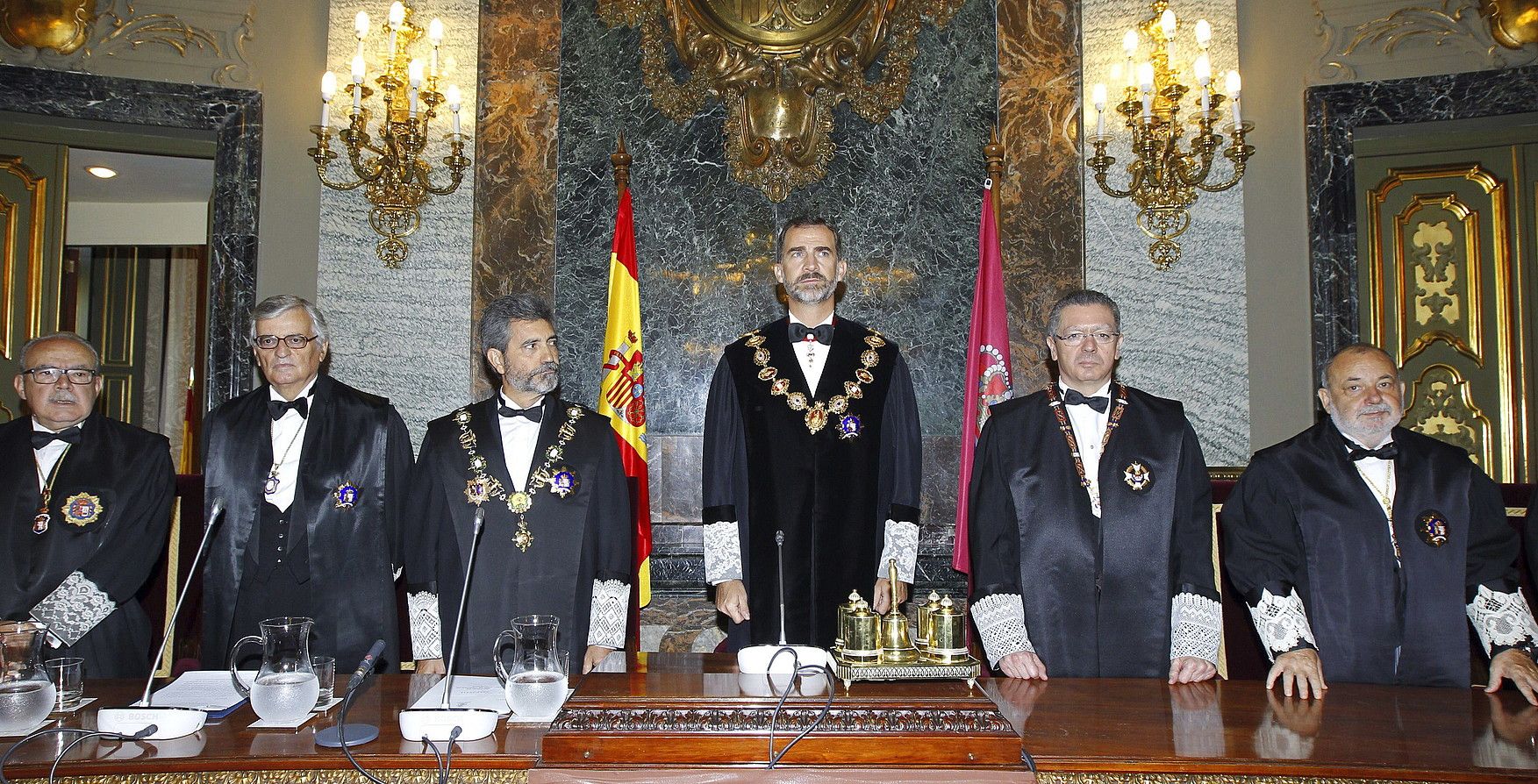 Espainiako Justiziaren urte politikoaren ekitaldia, atzo, Madrilen. Fiskalburua, ezkerretik bigarrena. ANGEL DIAZ / EFE. Espainiako Justiziaren urte politikoaren ekitaldia, atzo, Madrilen. Fiskalburua, ezkerretik bigarrena. ANGEL DIAZ / EFE.