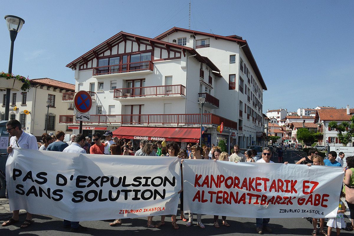 Ikastolako gurasoen elkarretaratzea, atzo, Ziburun. SYLVAIN SENCRISTO.