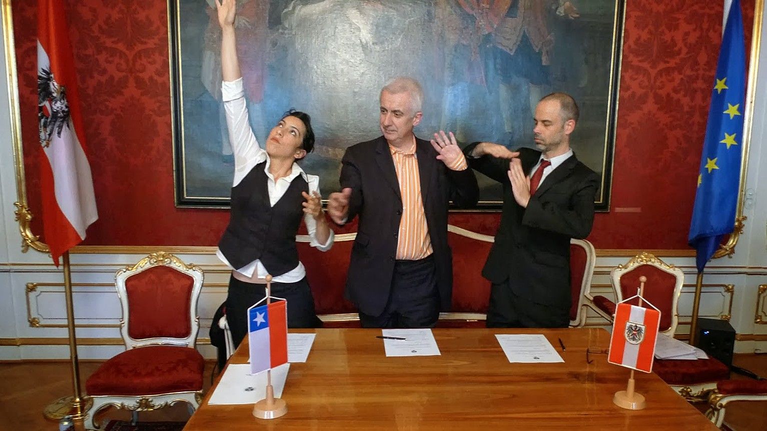 Amanda Pina, Perter Pakesch eta Daniel Zimmermann, gaur aurkeztuko duten performancean. BERRIA.