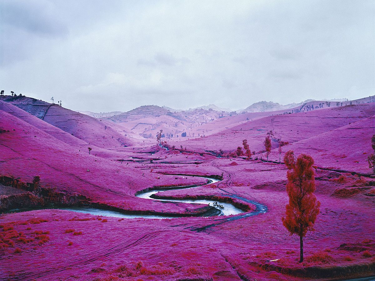 Kameraren «potentzial estetiko osoari», etekina ateratzen dio argazkilariak. RICHARD MOSSE / JACK SHAINMAN GALLERY.