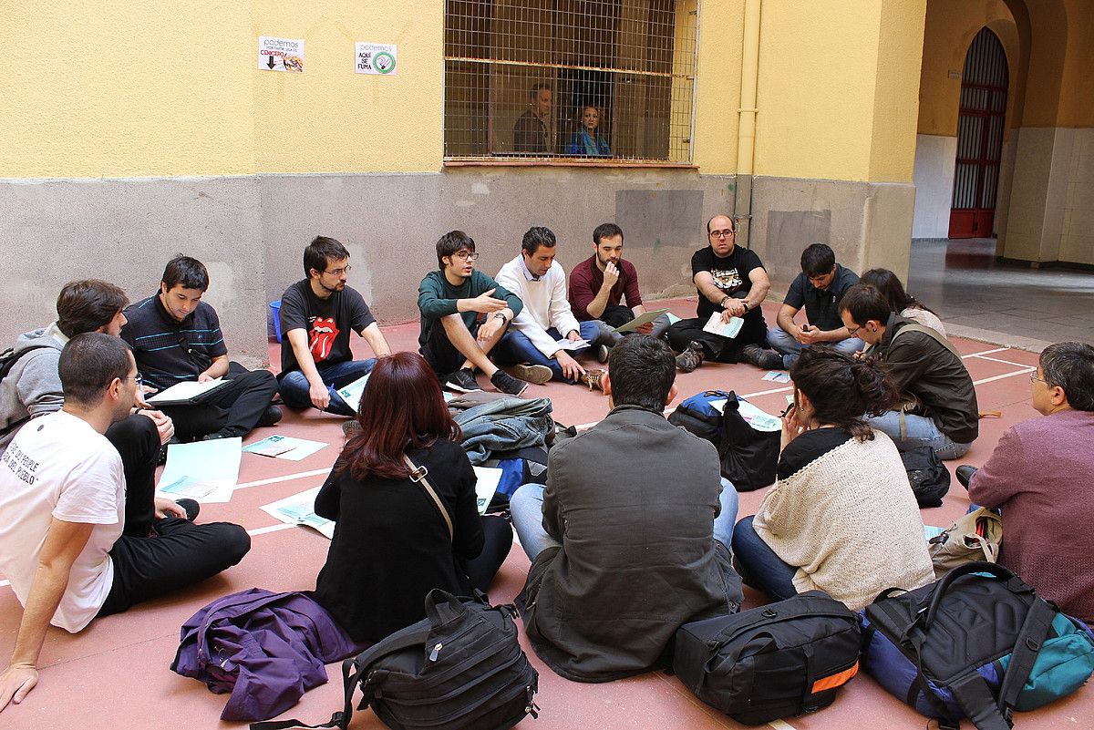 Podemos-Ahal Dugu mugimenduaren bilera bat. BERRIA. Podemos-Ahal Dugu mugimenduaren bilera bat. BERRIA.