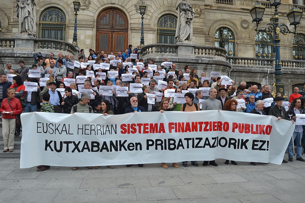 ELA eta LAB sindikatuen elkarretaratzea Kutxabanken pribatizazioaren kontra, Bilbon. LAB.