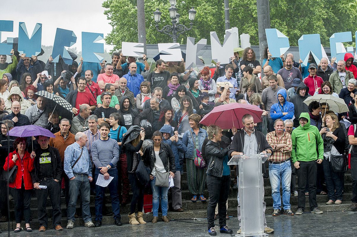 123 enpresetan ELAk, LABek, Esk-k, Eilas-ek, Hiruk eta EHNEk dituen ordezkariak, atzo. MARISOL RAMIREZ / ARGAZKI PRESS.