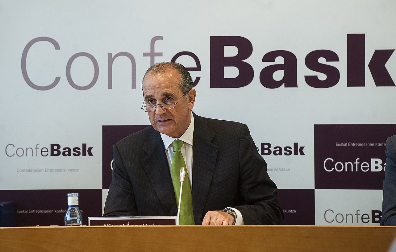 Miguel Angel Lujua Confebaskeko presidentea, artxiboko irudi batean. LUIS JAUREGIALTZO / ARGAZKI PRESS.