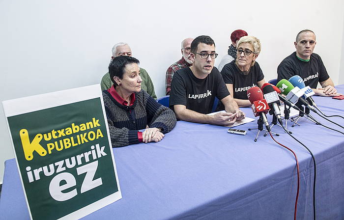 'Kutxabank auziko' akusazioa osatzen duten eragileek epaiketaren balorazioa egin dute. MARISOL RAMIREZ / ARGAZKI PRESS