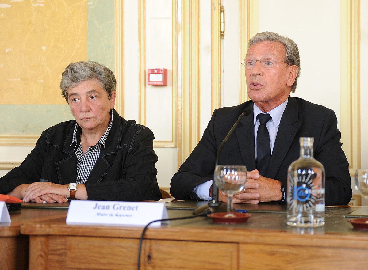 Jean Grenet Baionako auzapezak azken kontseilu bilera egin du. GAIZKA IROZ. Jean Grenet Baionako auzapezak azken kontseilu bilera egin du. GAIZKA IROZ.
