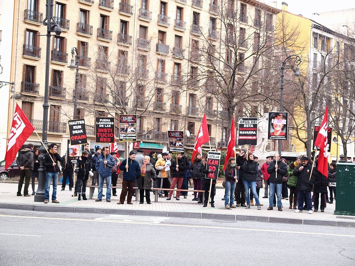 LABen protesta, atzo goizean. BERRIA.