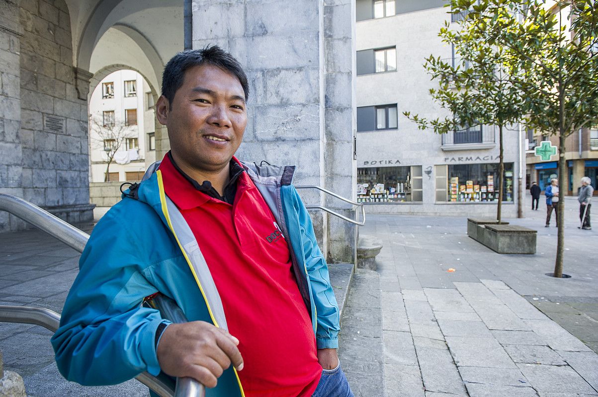 Mingma Sherpa Annapurnako gailurrean, 2010ean. BERRIA. Mingma Sherpa Annapurnako gailurrean, 2010ean. BERRIA.