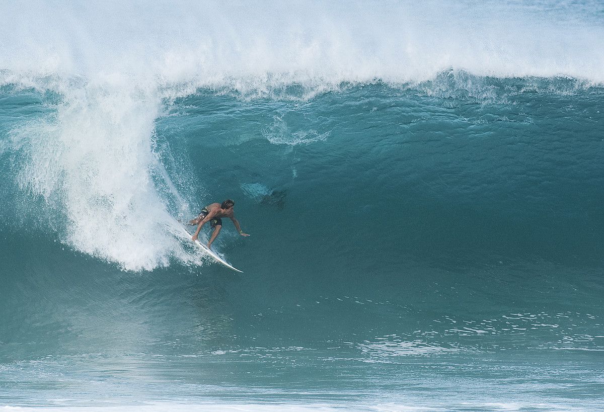 Aritz Aranburu, bete-betean olatu batean, joan zen astean, Hawaiin jokatutako proban. QUICKSILVER.