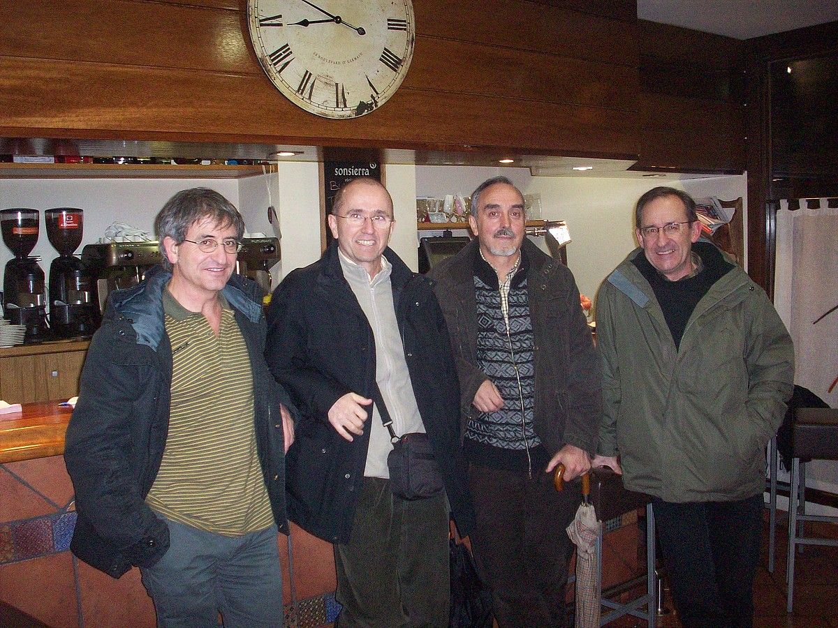 Sortzaileak: Joxe Felix Diaz de Tuesta, Joxe Aranzabal, Jose Mari Eraña eta Iñaki Mendiguren. JOXE ARANZABAL.