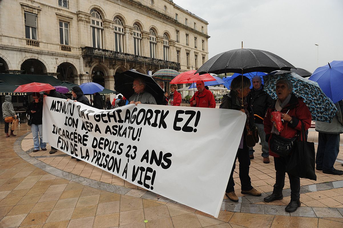 Paroten aldeko mobilizazioa. BERRIA.