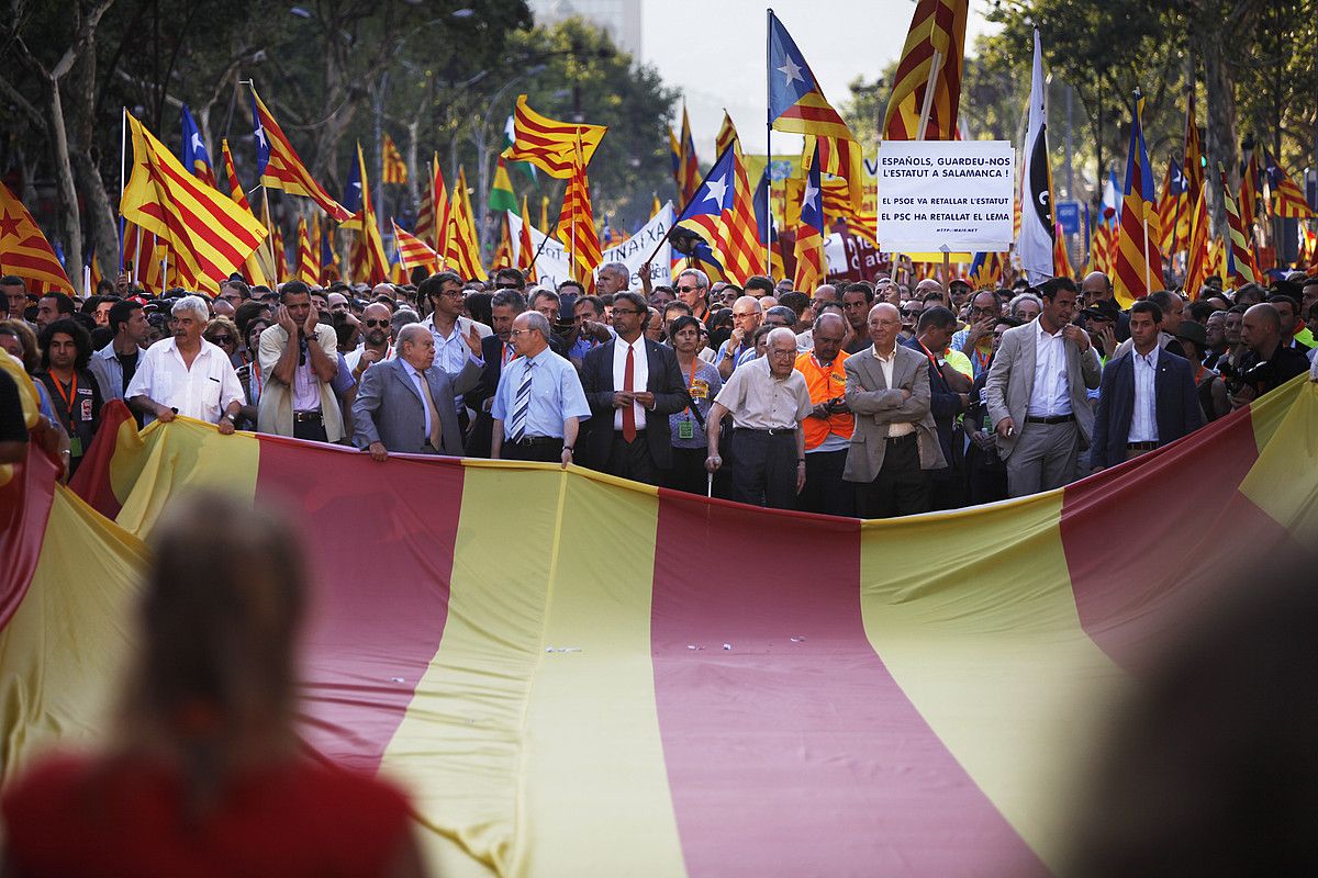 Kataluniako Estatutua baliogabetzearen kontrako manifestazioa, 2010ean, Bartzelonan. ORIOL CLAVERA.