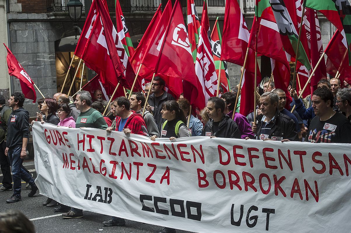 Metaleko itunaren aldeko manifestazioa, Bilbon. LUIS JAUREGIALTZO / ARGAZKI PRESS. Metaleko itunaren aldeko manifestazioa, Bilbon. LUIS JAUREGIALTZO / ARGAZKI PRESS.