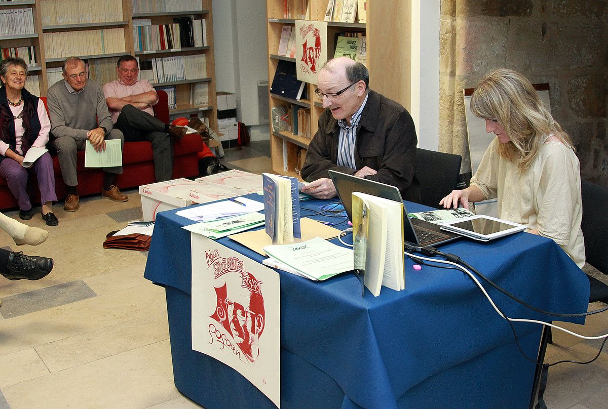 Xantxo Iturrioz eta Agurtzane Ortiz Lopetegi, atzoko aurkezpenean. BOB EDME.