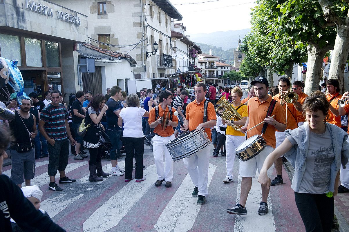 Musika eskaintza zabala izanen da Arbizun: txarangak, dianak, kalejirak, trikitilariak eta gaueko kontzertuak, besteak beste. IÑIGO URIZ / ARGAZKI PRESS.