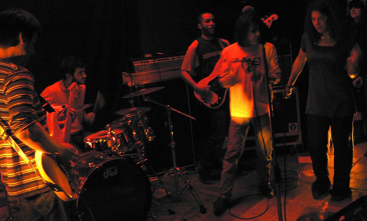 Sister Simone and the Holy Balls taldea. RAFOTO. Sister Simone and the Holy Balls taldea. RAFOTO.