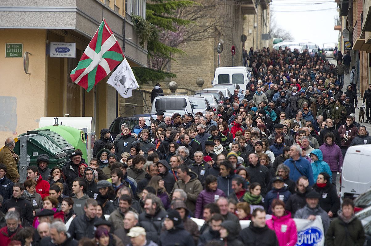 Ehunka lagun bildu zen Del Rioren askatasun eske. IÑIGO URIZ / ARGAZKI PRES.