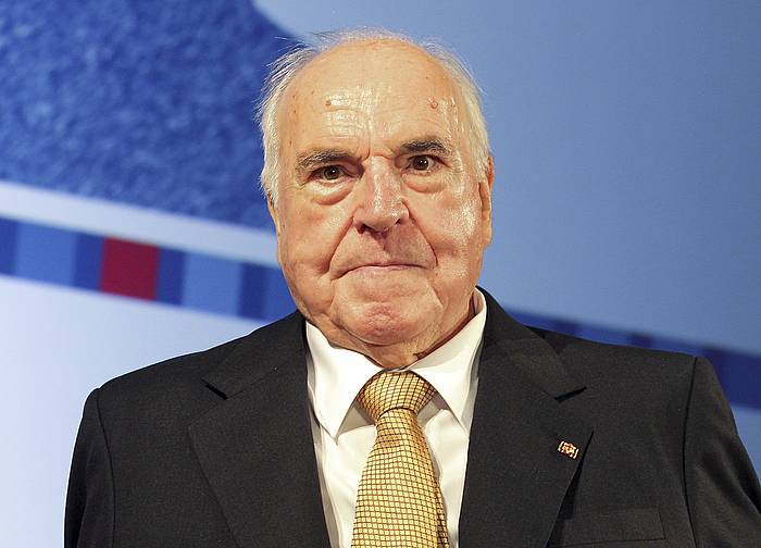 Helmut Kohl, 2012ko irudi batean. WOLFGANG KUMM / POOL / EFE