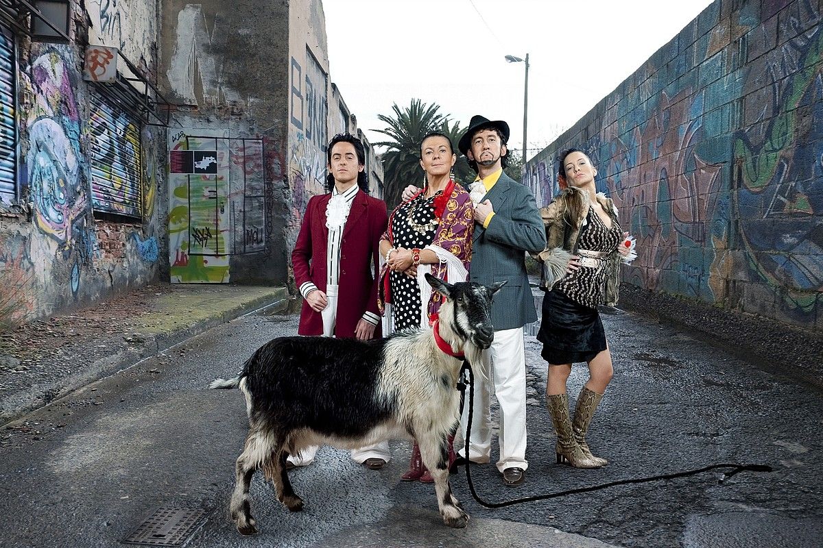 Yago Mateo, Maribel Salas, Iñigo Salinero eta Miriam Cabeza Nekane Amaya, la película telefilmeko aktore protagonistak. ETB.