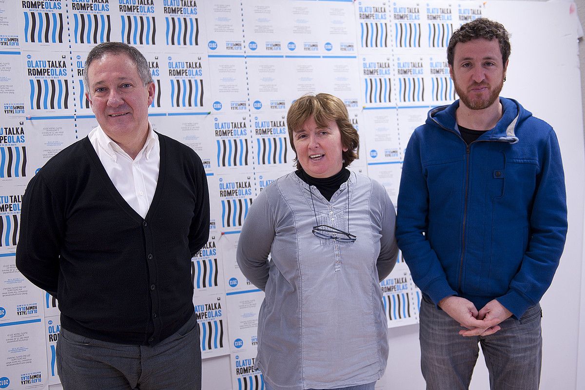 Miguel Martin, Mariaje Torres eta Igor Otxoa, atzo, aurkezpenean. GARI GARAIALDE / ARGAZKI PRESS. Miguel Martin, Mariaje Torres eta Igor Otxoa, atzo, aurkezpenean. GARI GARAIALDE / ARGAZKI PRESS.