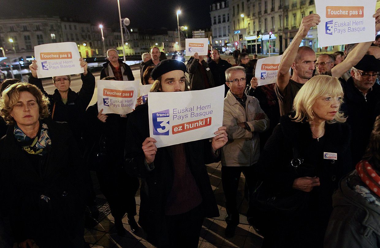 France 3 Euskal Herri-ren aldeko elkarretaratzea, Baionan. BOB EDME.