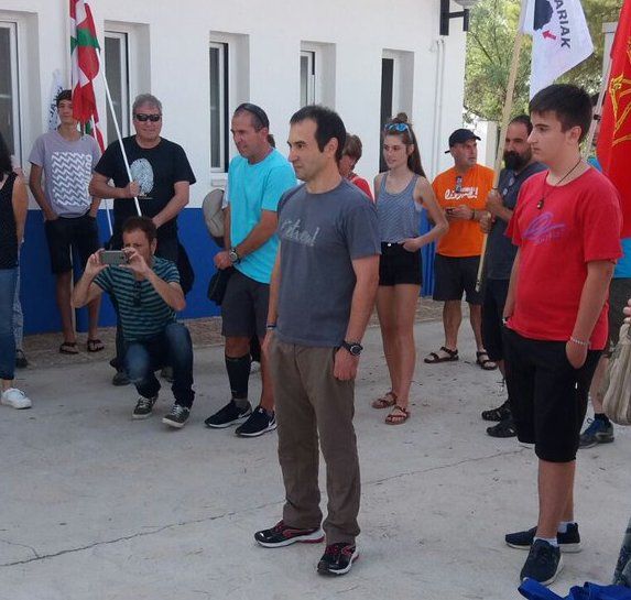 Senide eta lagunek harrera gin diote San Epifaniori. ETXERAT ELKARTEA