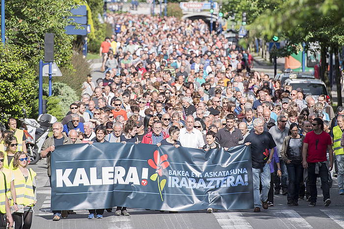 Kalera dinamikak presoen eskubideen alde egindako manifestazio bat. JUAN CARLOS RUIZ, ARGAZKI PRESS