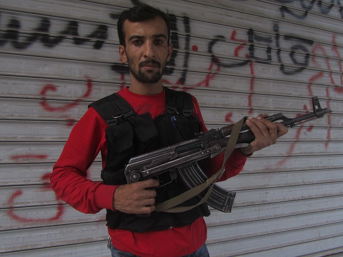 Ali, Alepoko frontean aritutako Al-Jazeera batailoiko buruzagi militarra. SERGI CABEZA.