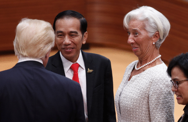 Donald Trump eta Christine Lagarde G20ren bileran, uztailaren 8an, Alemanian. FELIPE TRUEBA