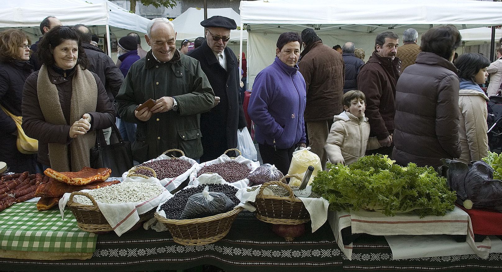 Larunbat goizean egingo dute Tolosan azoka berezia. JON URBE / ARGAZKI PRESS.