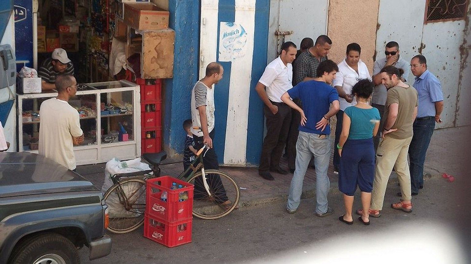 Kooperatzaileak, sahararrei laguntzen. BERRIA. Kooperatzaileak, sahararrei laguntzen. BERRIA.