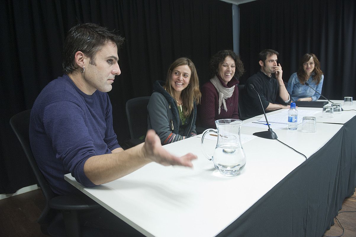 Ximun Fuchs, Itziar Ituño, Julia Marin, Manex Fuchs eta Ainara Gurrutxaga. JON URBE / ARGAZKI PRESS. Ximun Fuchs, Itziar Ituño, Julia Marin, Manex Fuchs eta Ainara Gurrutxaga. JON URBE / ARGAZKI PRESS.