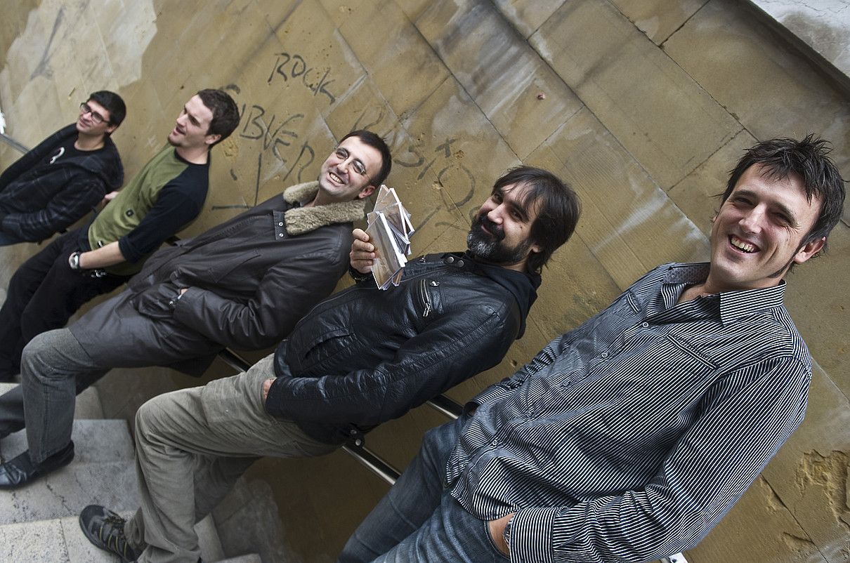 Gorka Molero, Mikel Gonzalez, Ibon Bilbao, Jose Lastras eta Gontzal Bilbao, azkeneko Ama Say. LUIS JAUREGIALTZO / ARP.