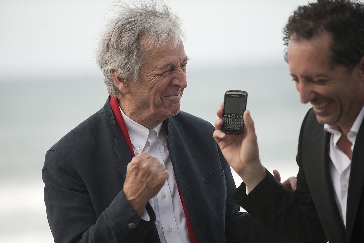 Costa-Gavras eta Gad Elmaleh, atzo Donostian. GARI GARAIALDE / ARGAZKI PRESS. Costa-Gavras eta Gad Elmaleh, atzo Donostian. GARI GARAIALDE / ARGAZKI PRESS.