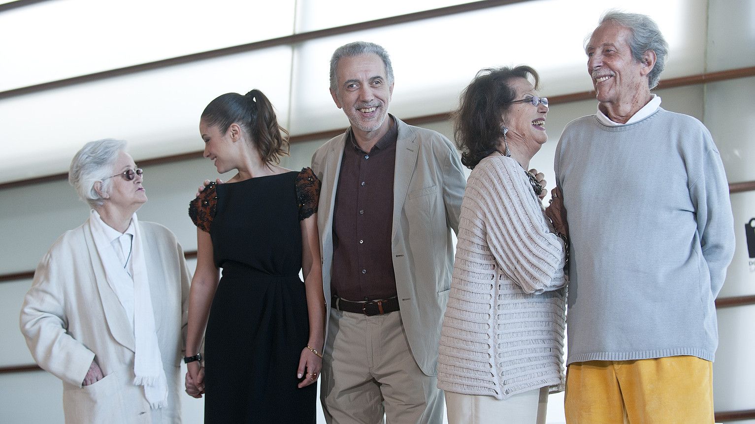 Chus Lampreave, Aida Folch, Fernando Trueba, Claudia Cardinale eta Jean Rochefort, atzo, Donostian. JON URBE / ARGAZKI PRESS. Chus Lampreave, Aida Folch, Fernando Trueba, Claudia Cardinale eta Jean Rochefort, atzo, Donostian. JON URBE / ARGAZKI PRESS.