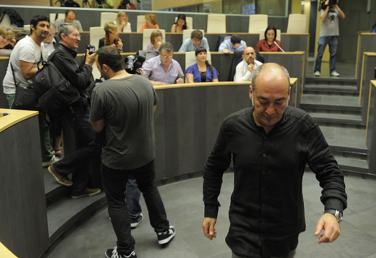 Martin Garitano, Gipuzkoako Batzar Nagusien aretoan, iragan asteko osoko bilkuran. JON URBE / ARGAZKI PRESS. Martin Garitano, Gipuzkoako Batzar Nagusien aretoan, iragan asteko osoko bilkuran. JON URBE / ARGAZKI PRESS.