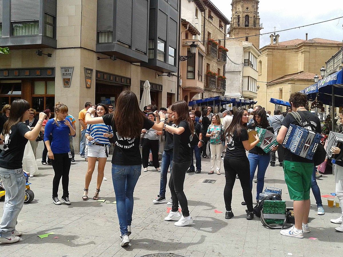 Triki Ta Ke taldea. BERRIA.