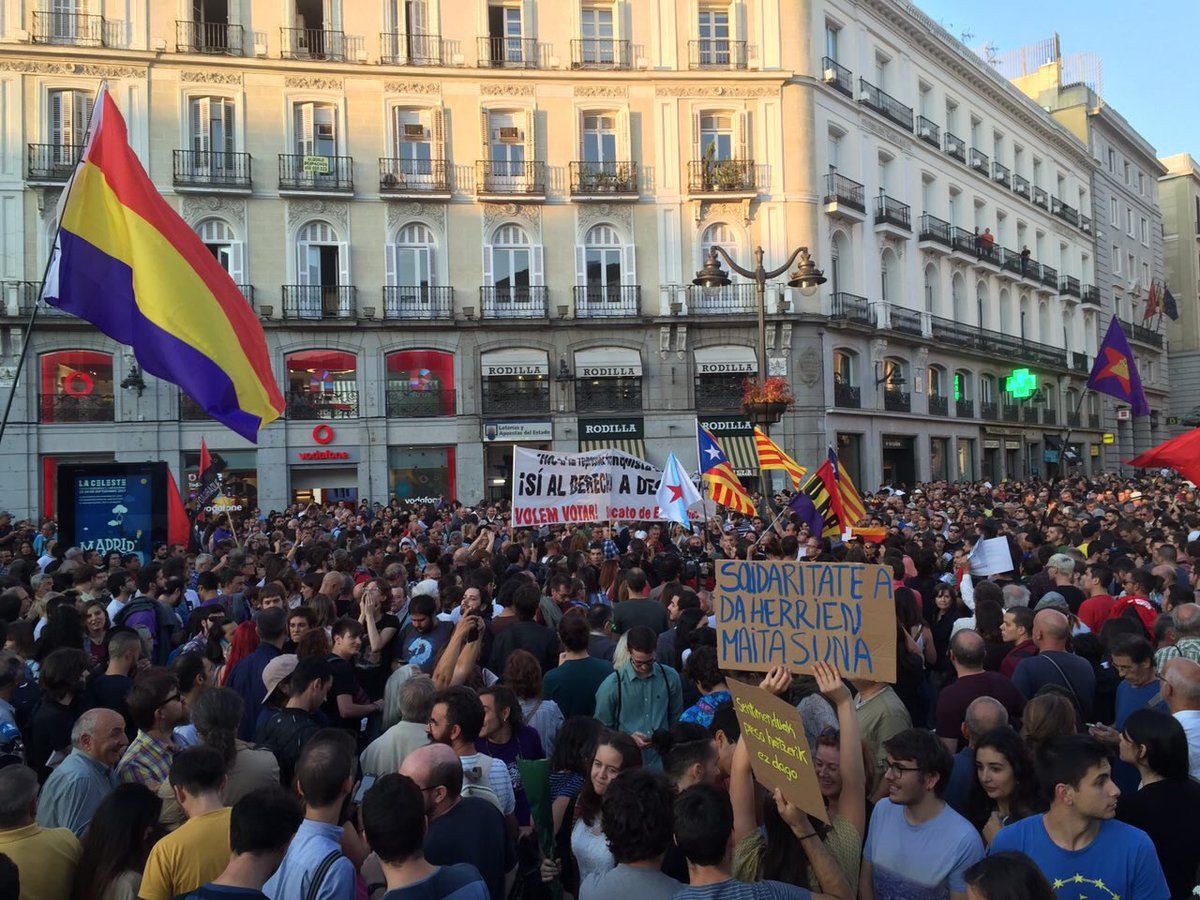 Erabakitzeko eskubidearen aldeko manifestazioa, Madrilgo Puerta del Solen, joan den asteazkenean.