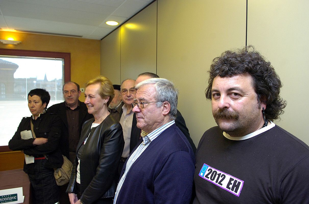 LANDER FDEZ. ARROIABE/ ARGAZKI PRESS.