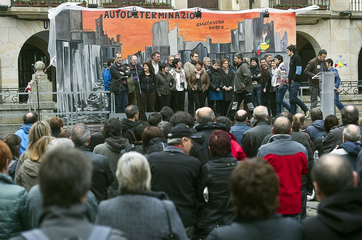 Beste Gernikak omendu zituzten herenegun. LUIS JAUREGIALTZO / ARP. Beste Gernikak omendu zituzten herenegun. LUIS JAUREGIALTZO / ARP.