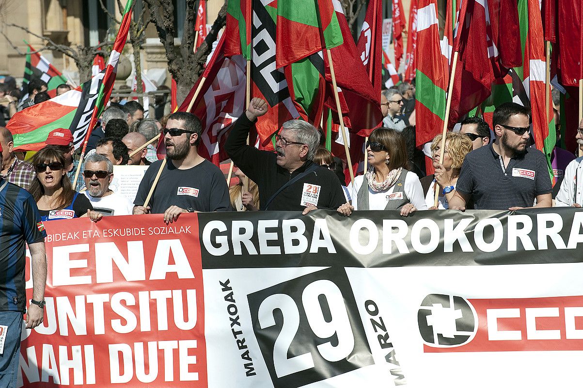 CCOOk eta UGTk Bilbon egin zuten manifestazioa. JUAN CARLOS RUIZ / ARP.